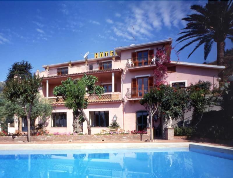 Sirina 4*