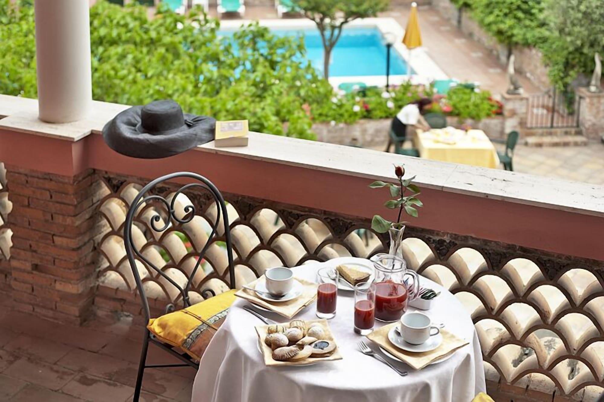Hotel Sirina 4*