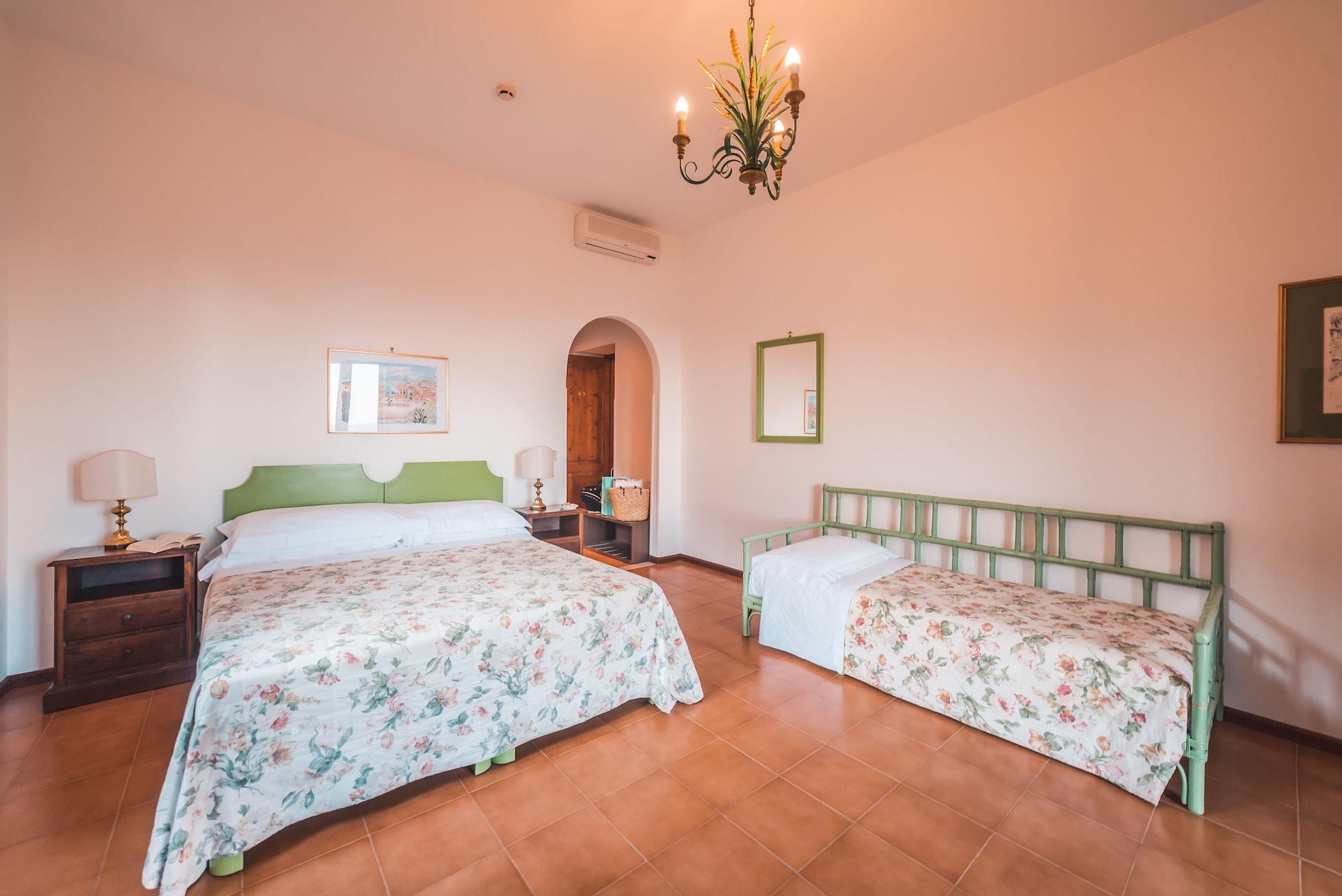 Hotel Sirina